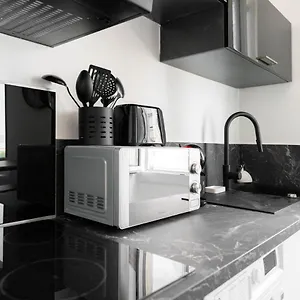 https://au-coeur-du-panier-confort-a-2-pas-du-port.fr-provencehotel.com